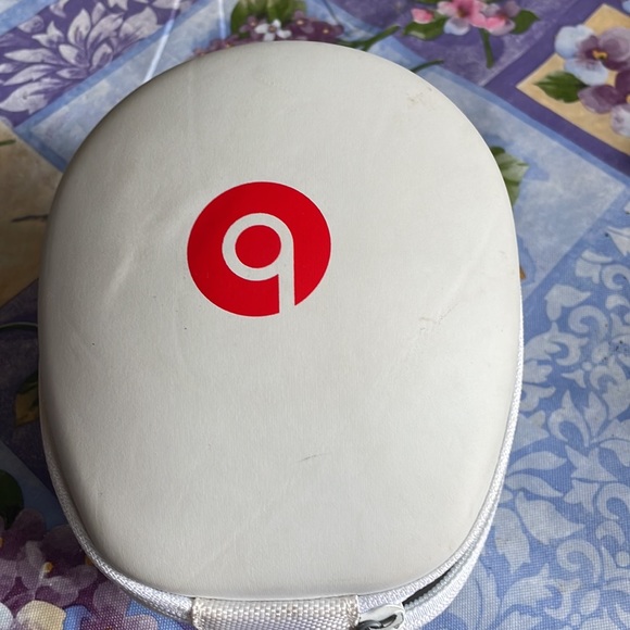 Beats by Dr. Dre headphones! Soft cushion for ears!